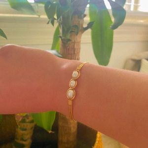 Gold 3 Pearls Ronaldo Clasp Bracelet